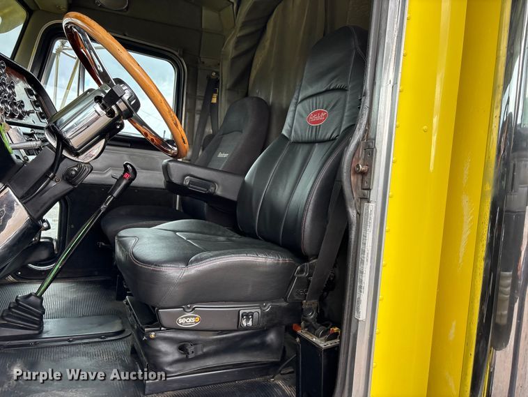 image for item EA4708 2003 Peterbilt 379 semi truck