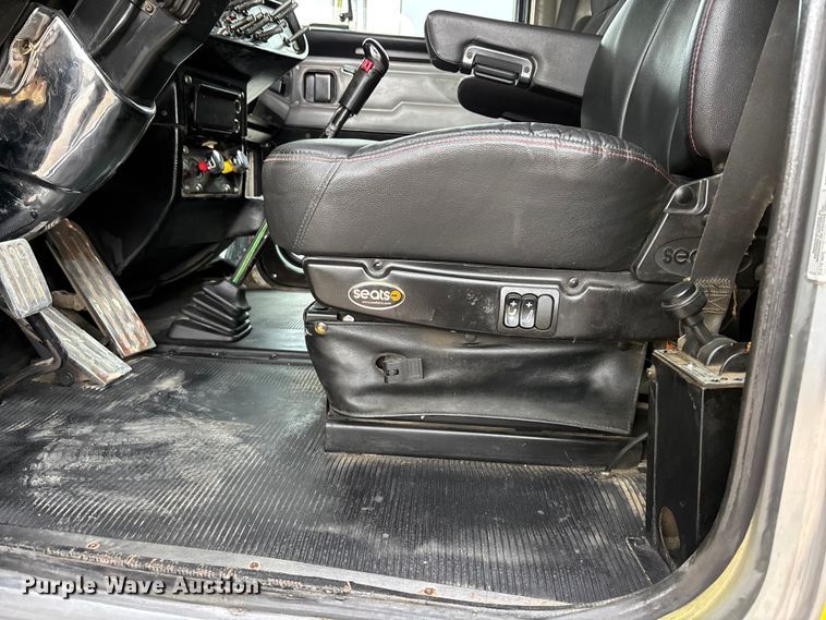 image for item EA4708 2003 Peterbilt 379 semi truck