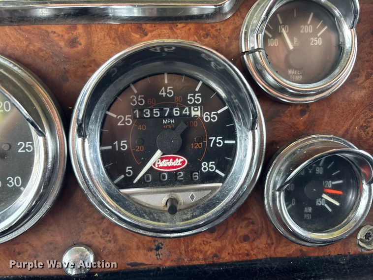 image for item EA4708 2003 Peterbilt 379 semi truck