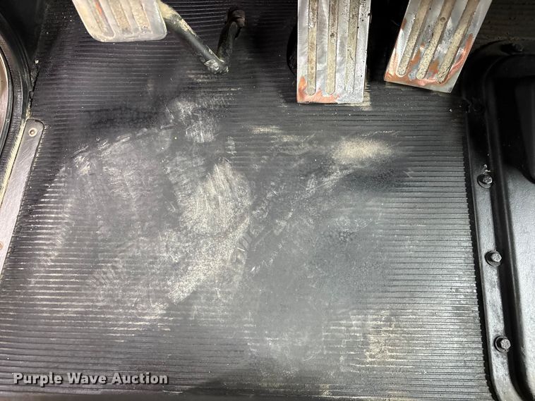 image for item EA4708 2003 Peterbilt 379 semi truck