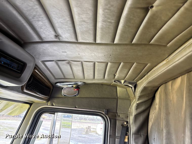 image for item EA4708 2003 Peterbilt 379 semi truck