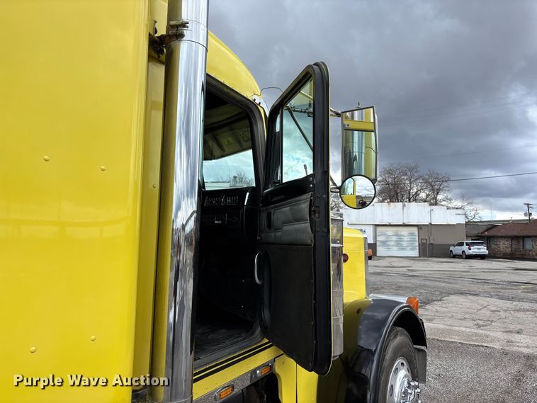 image for item EA4708 2003 Peterbilt 379 semi truck
