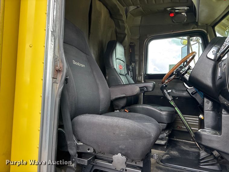 image for item EA4708 2003 Peterbilt 379 semi truck