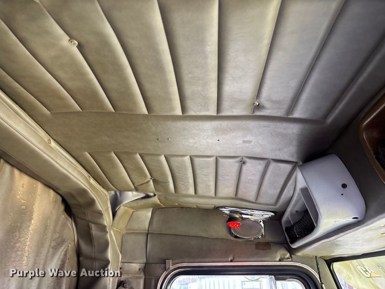 image for item EA4708 2003 Peterbilt 379 semi truck