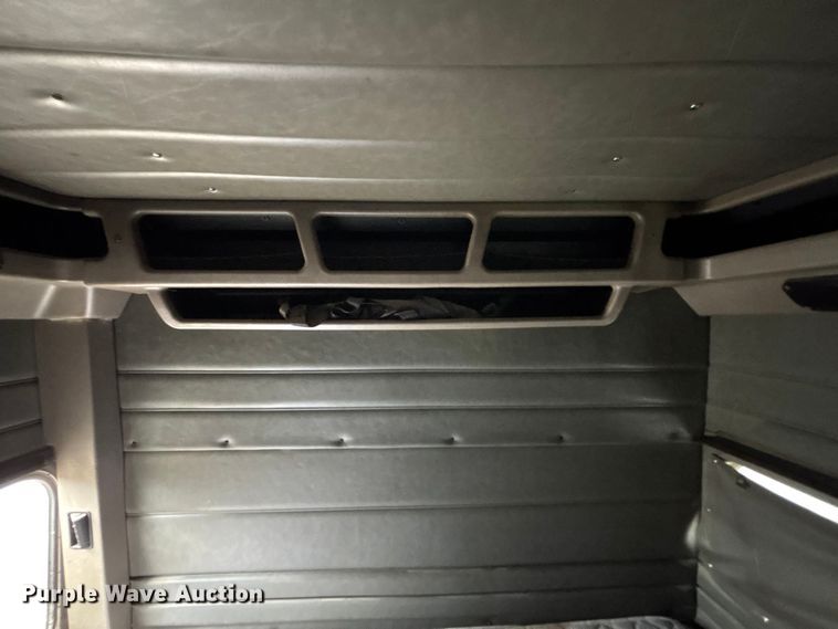 image for item EA4708 2003 Peterbilt 379 semi truck