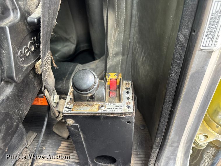 image for item EA4708 2003 Peterbilt 379 semi truck