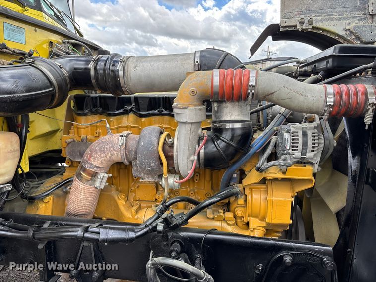 image for item EA4708 2003 Peterbilt 379 semi truck