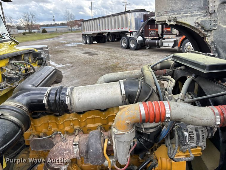 image for item EA4708 2003 Peterbilt 379 semi truck