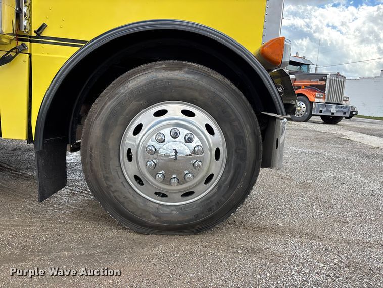 image for item EA4708 2003 Peterbilt 379 semi truck