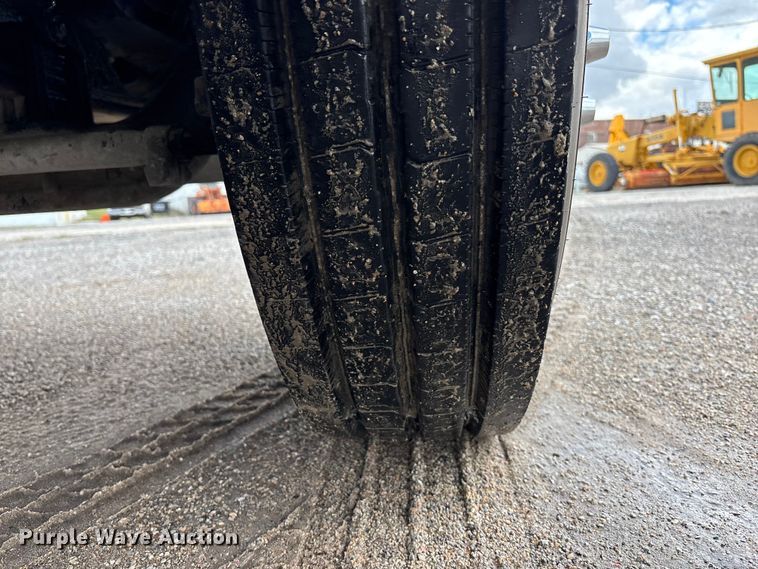 image for item EA4708 2003 Peterbilt 379 semi truck