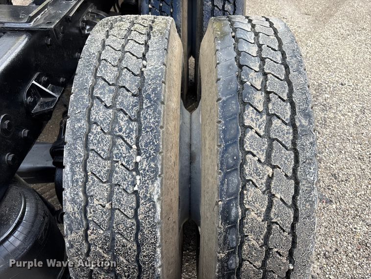 image for item EA4708 2003 Peterbilt 379 semi truck