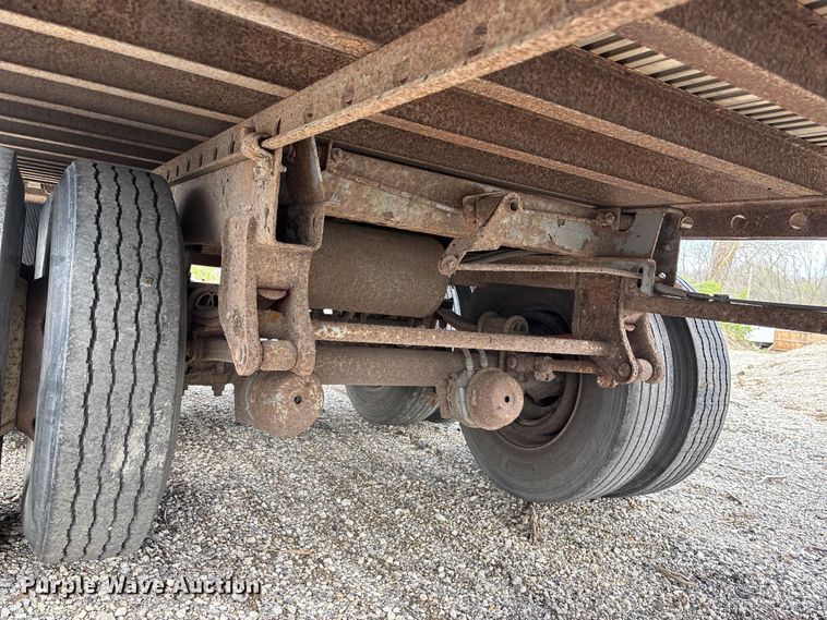 image for item EA4712 1995 Utility VS2D dry van trailer