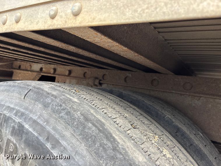 image for item EA4712 1995 Utility VS2D dry van trailer