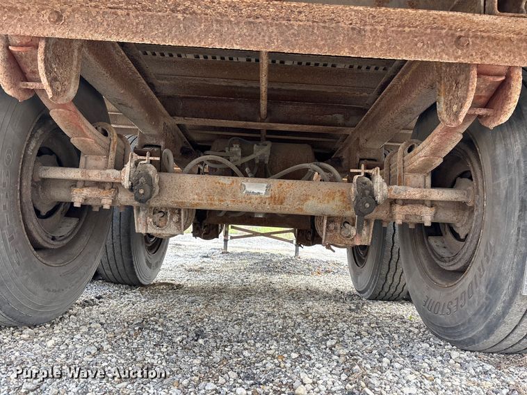 image for item EA4712 1995 Utility VS2D dry van trailer