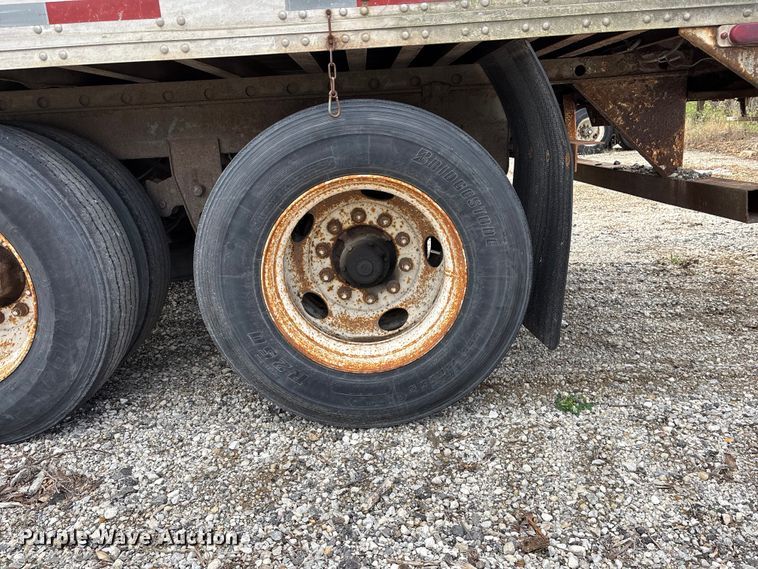 image for item EA4712 1995 Utility VS2D dry van trailer