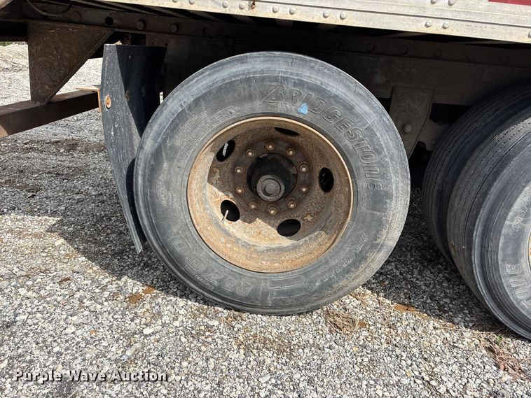 image for item EA4712 1995 Utility VS2D dry van trailer