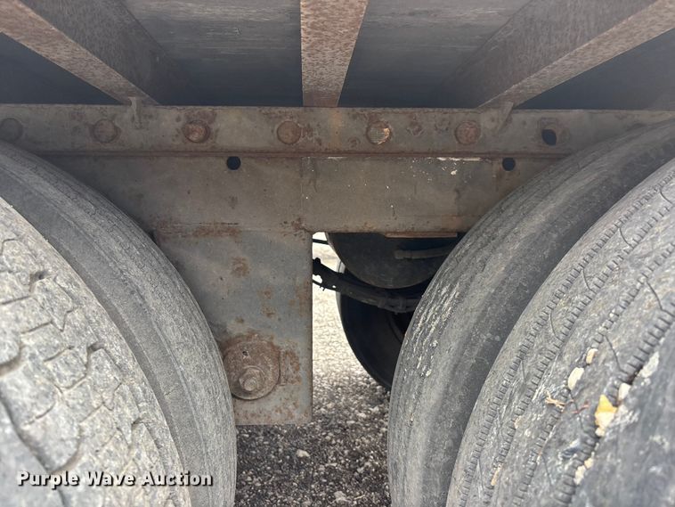 image for item EA4714 2007 Utility VS2DC dry van trailer