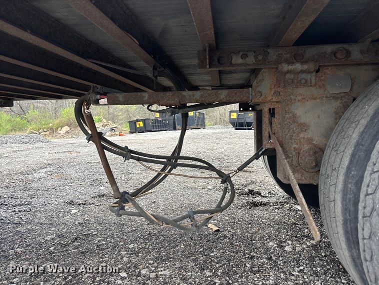 image for item EA4714 2007 Utility VS2DC dry van trailer