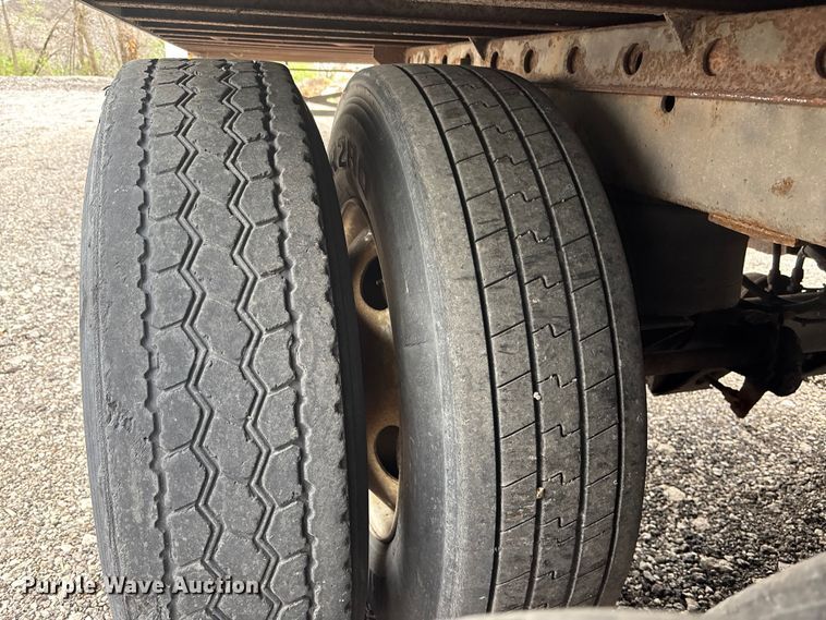 image for item EA4714 2007 Utility VS2DC dry van trailer