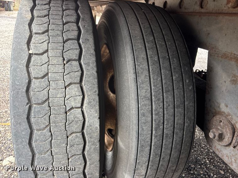 image for item EA4714 2007 Utility VS2DC dry van trailer