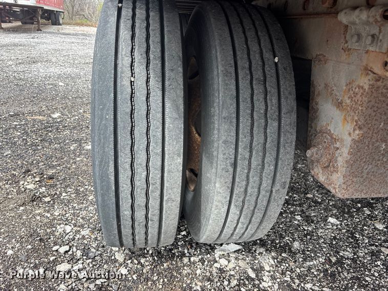 image for item EA4714 2007 Utility VS2DC dry van trailer