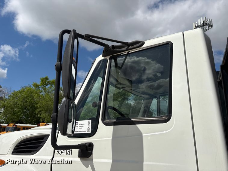 image for item EA7269 2015 International 7600 dump flatbed truck