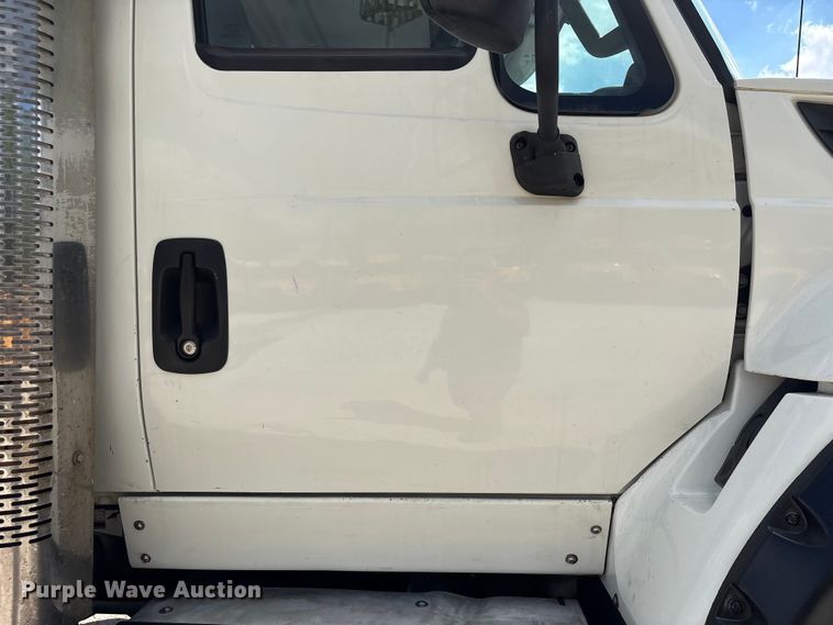 image for item EA7269 2015 International 7600 dump flatbed truck