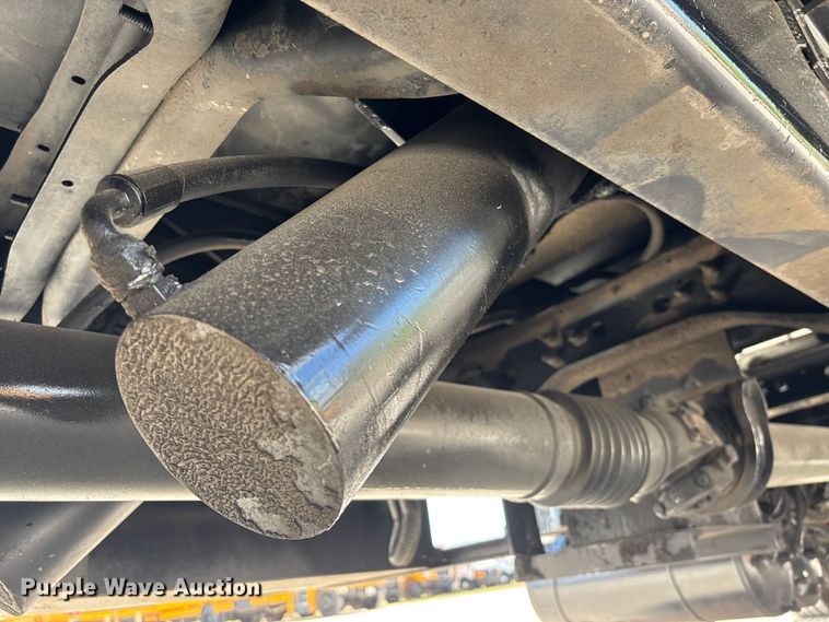 image for item EA7269 2015 International 7600 dump flatbed truck