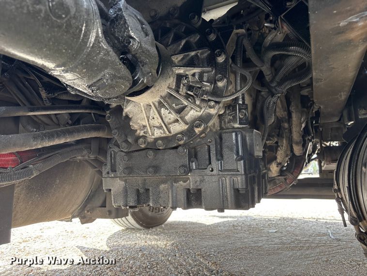 image for item EA7269 2015 International 7600 dump flatbed truck