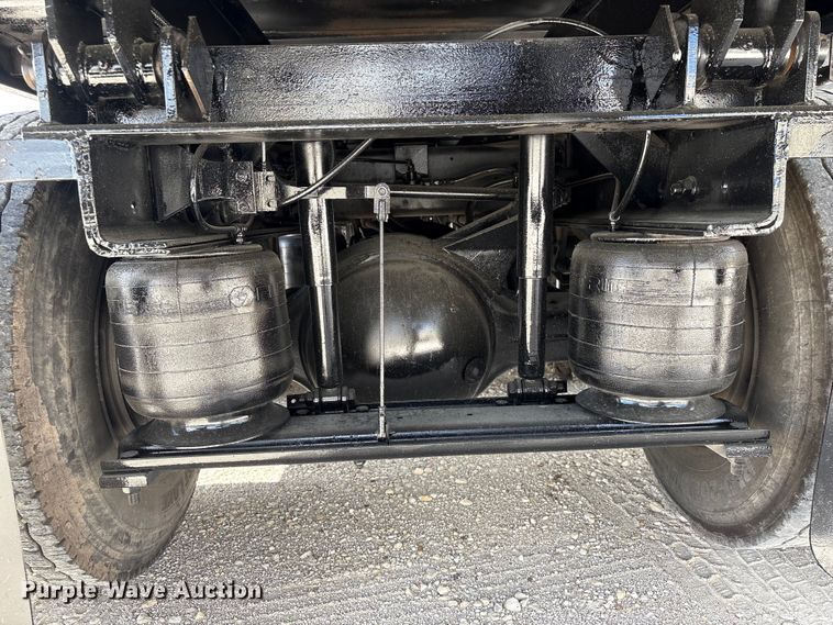 image for item EA7269 2015 International 7600 dump flatbed truck