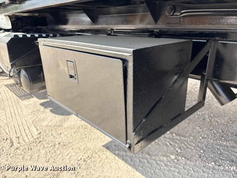 image for item EA7269 2015 International 7600 dump flatbed truck