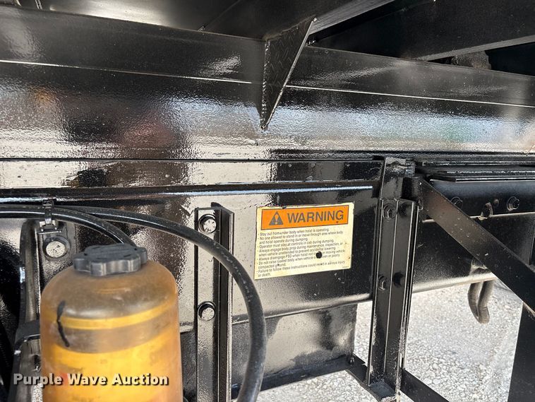 image for item EA7269 2015 International 7600 dump flatbed truck