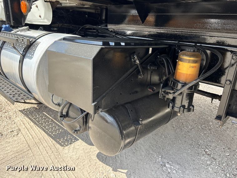 image for item EA7269 2015 International 7600 dump flatbed truck