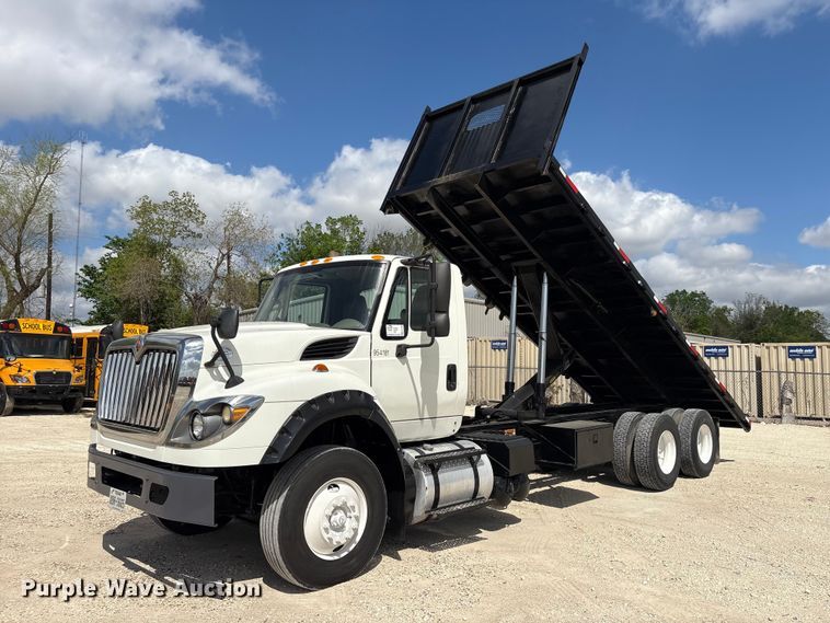 image for item EA7269 2015 International 7600 dump flatbed truck