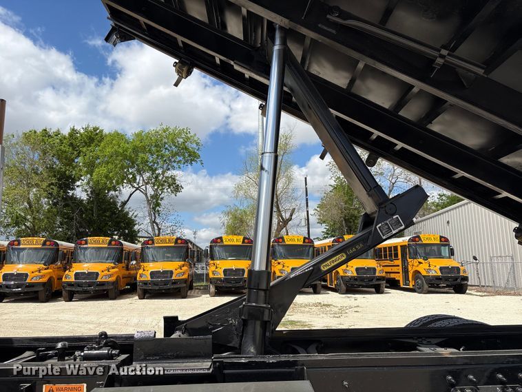 image for item EA7269 2015 International 7600 dump flatbed truck