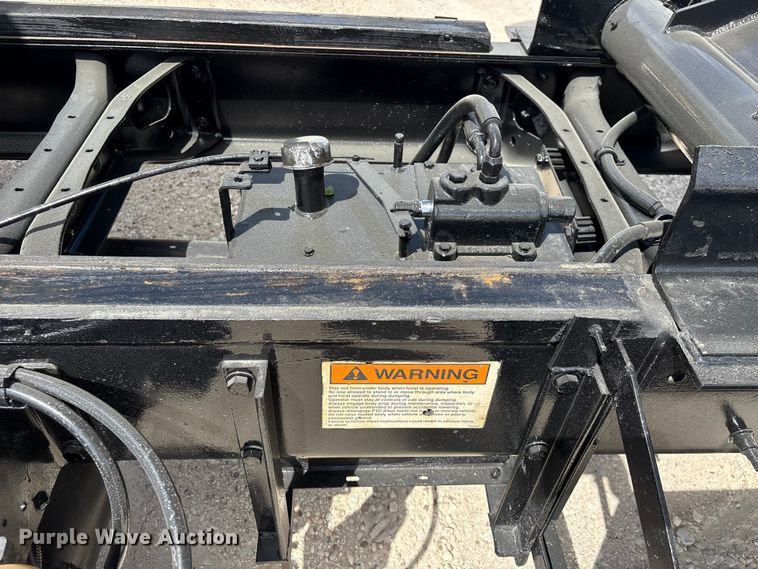 image for item EA7269 2015 International 7600 dump flatbed truck