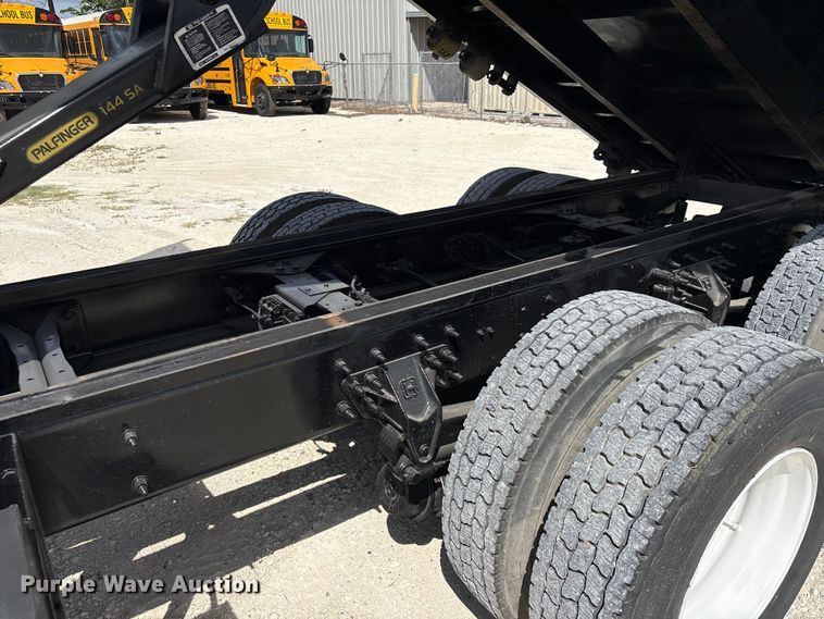 image for item EA7269 2015 International 7600 dump flatbed truck