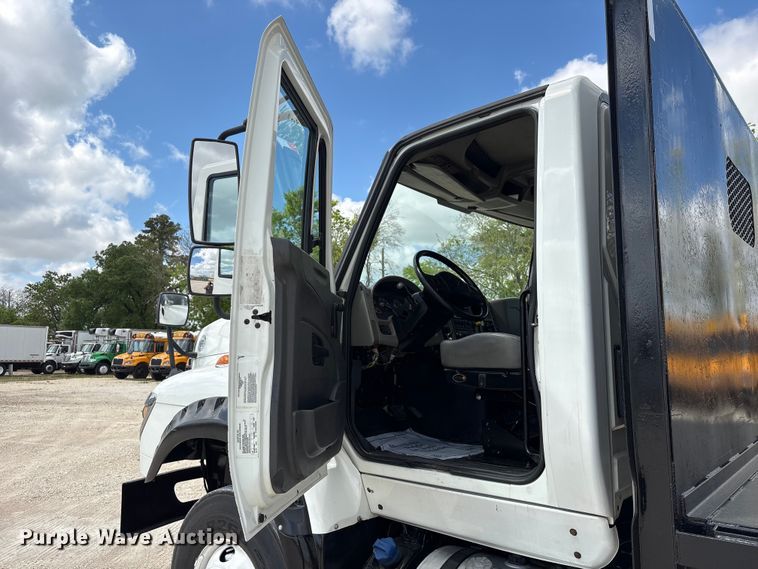 image for item EA7269 2015 International 7600 dump flatbed truck