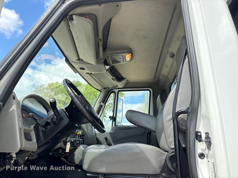 image for item EA7269 2015 International 7600 dump flatbed truck