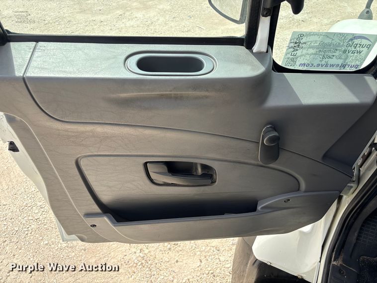 image for item EA7269 2015 International 7600 dump flatbed truck