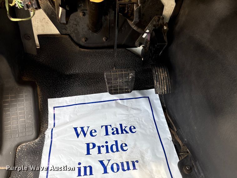 image for item EA7269 2015 International 7600 dump flatbed truck