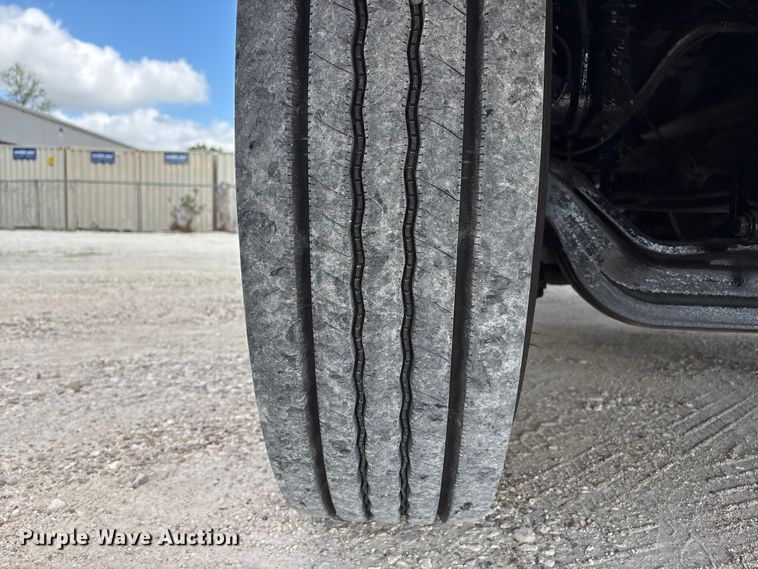 image for item EA7269 2015 International 7600 dump flatbed truck