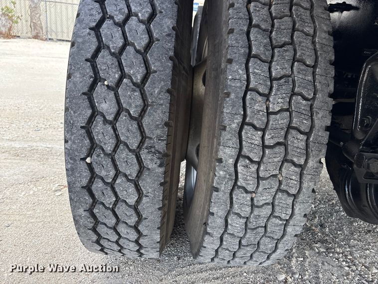 image for item EA7269 2015 International 7600 dump flatbed truck