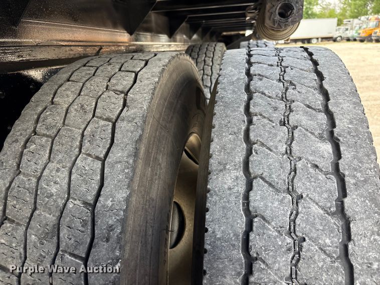 image for item EA7269 2015 International 7600 dump flatbed truck