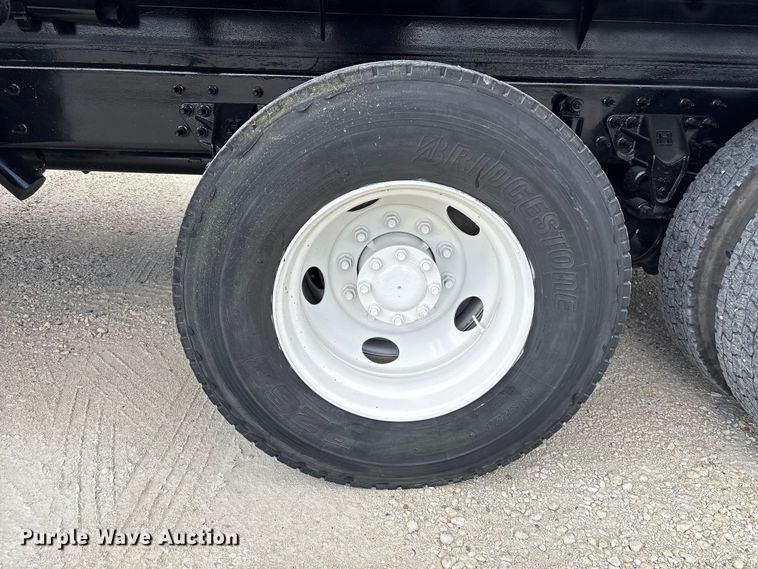 image for item EA7269 2015 International 7600 dump flatbed truck