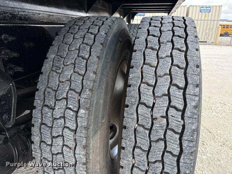 image for item EA7269 2015 International 7600 dump flatbed truck