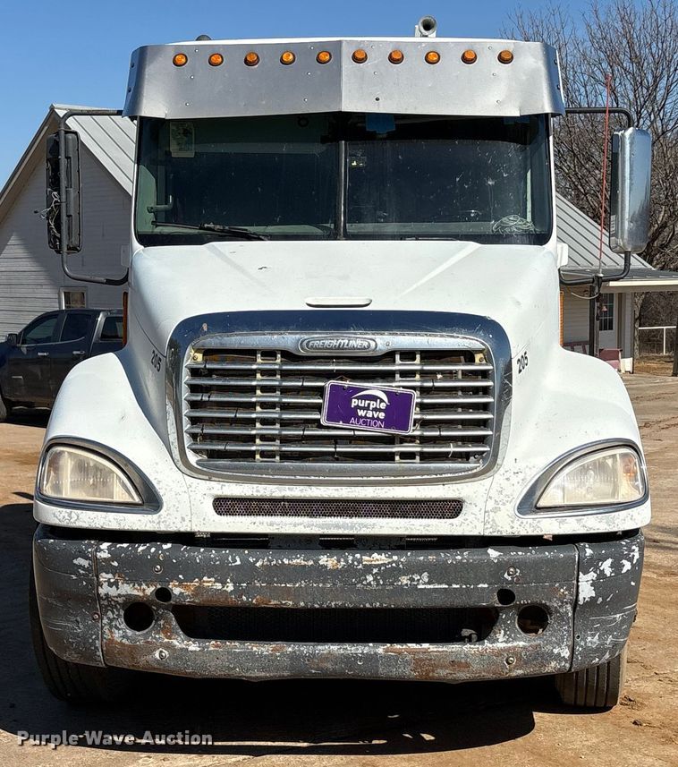 image for item EA7946 2008 Freightliner CL120 semi truck