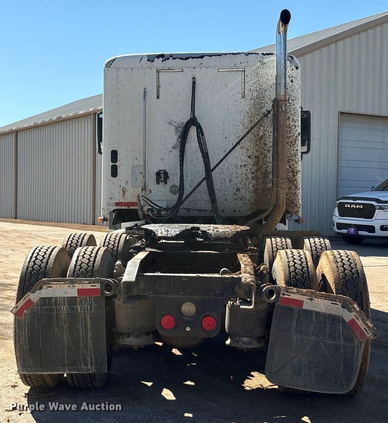 image for item EA7946 2008 Freightliner CL120 semi truck