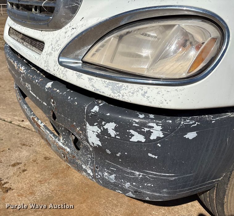 image for item EA7946 2008 Freightliner CL120 semi truck