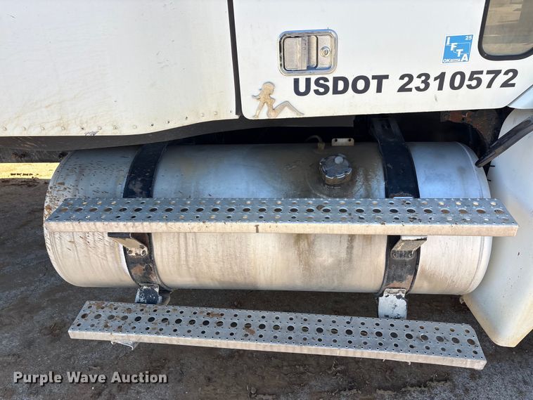 image for item EA7946 2008 Freightliner CL120 semi truck